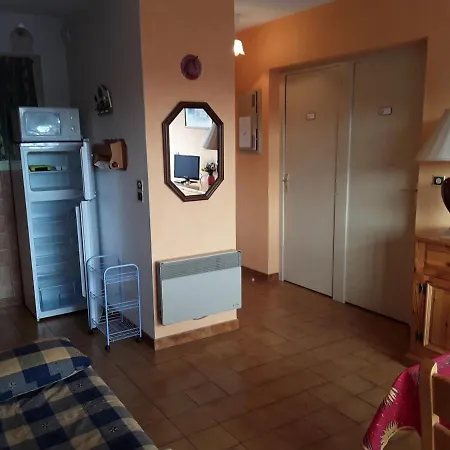 Residence Lou Cigaloun 아파트 그뢰오레방